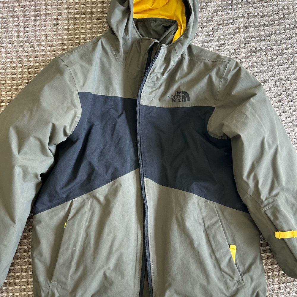 Boys North Face Garçon ski jacket size S 7-8